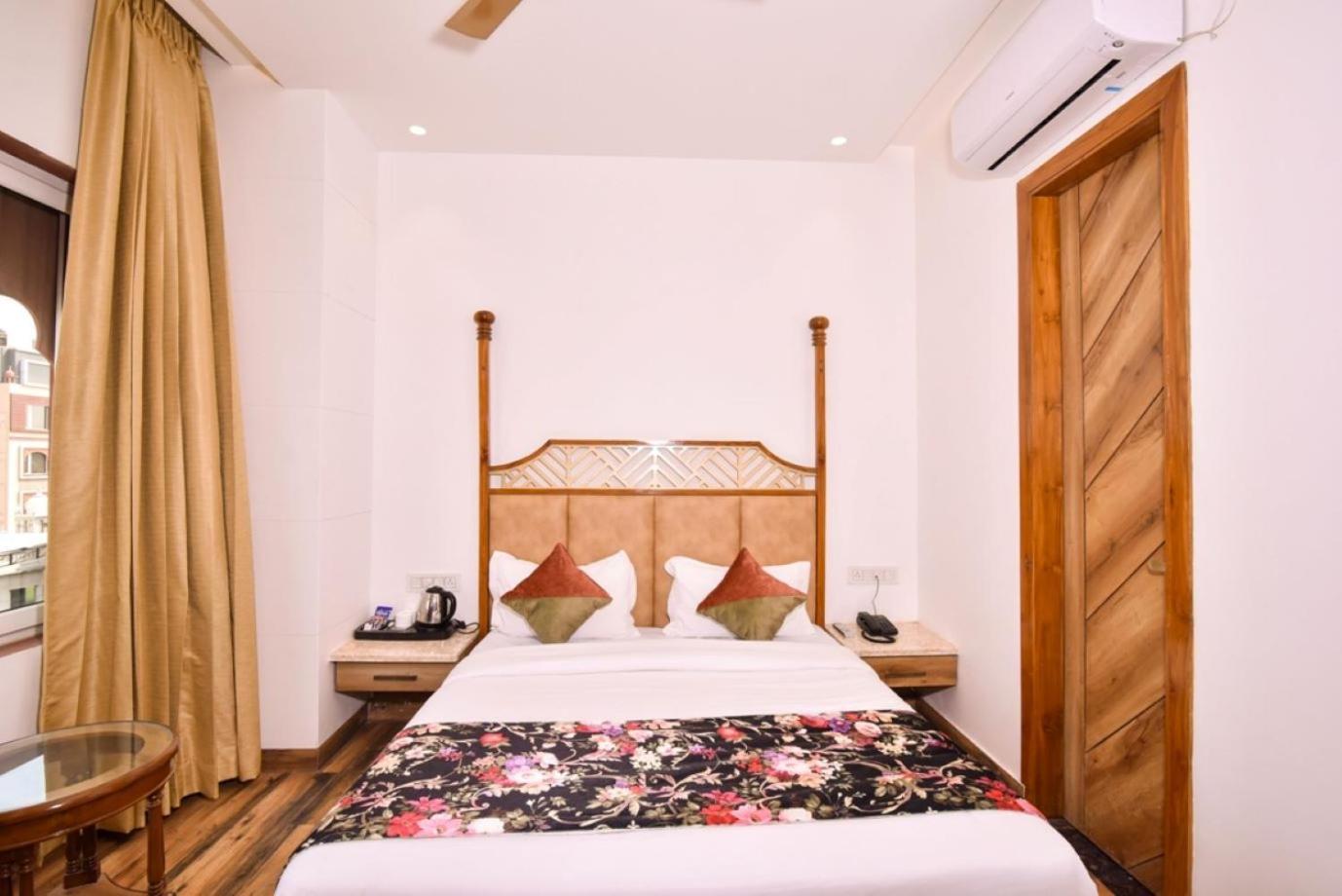 Hotel Rv Golden อัมริตสา ภายนอก รูปภาพ