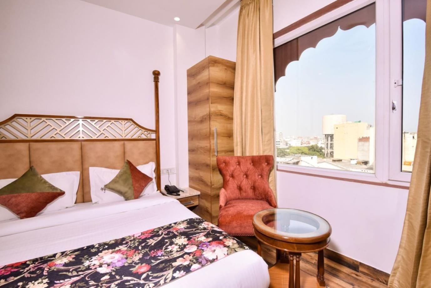 Hotel Rv Golden อัมริตสา ภายนอก รูปภาพ